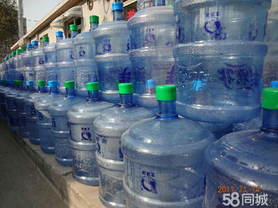 订10桶送饮水机 平价销售 量大优惠 多品牌桶装水